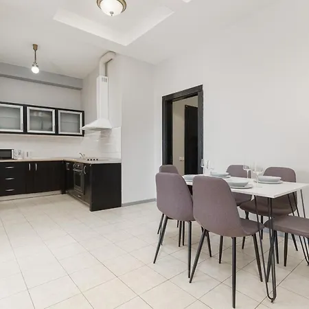 Апартаменти Arcadia Palace 2-bedrooms With Terrace
