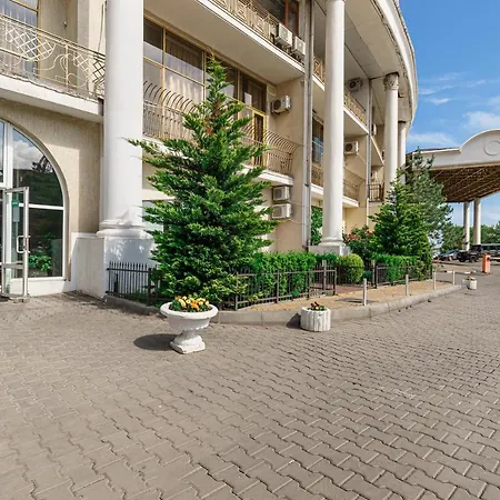 Arcadia Palace 2-bedrooms With Terrace Апартаменти Одеса